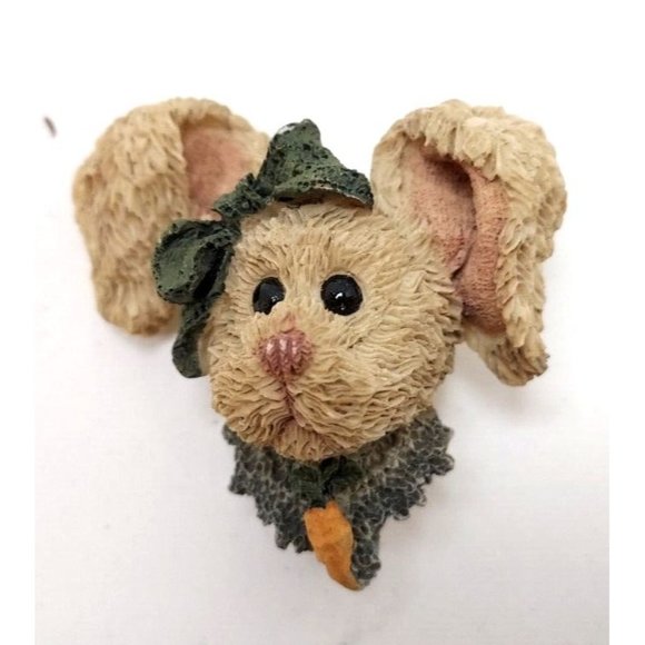 Pin Bunny Head with Bow & Carrot Resin 2 x 1 3/4" Unbranded - Picture 1 of 2